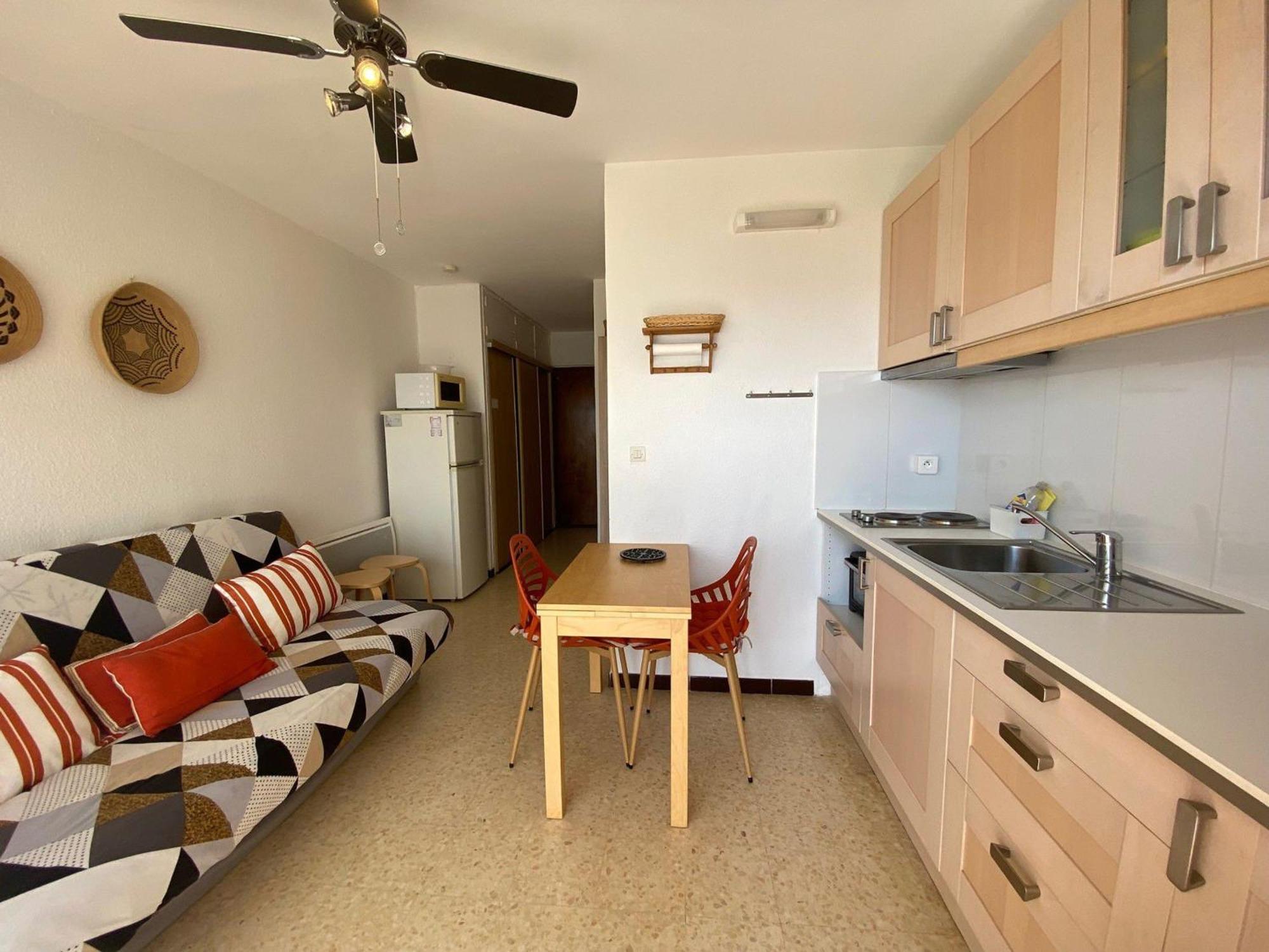 Apartment 19m² Avec Balcon, Proche Thermes Et Etang De Thau - Parking Public - Animaux Admis - Fr-1-503-46 *
